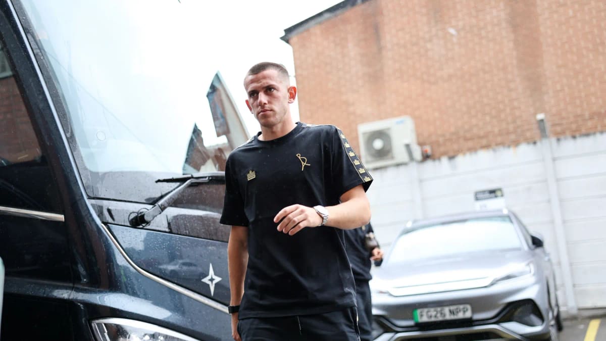 TEAM NEWS: SCUTT MAKES FIRST LEAGUE START — Burton-on-Trent news photo (Burton Albion FC)
