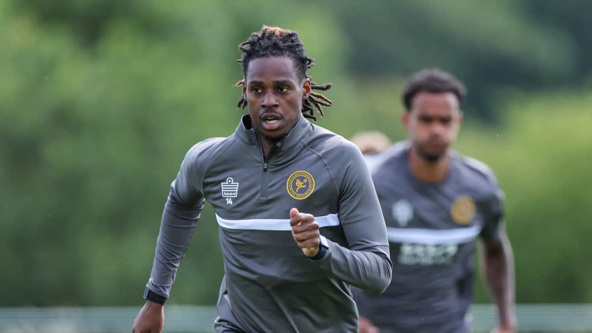 Nick Akoto Leaves Burton Albion for Eastleigh — Burton-on-Trent news photo